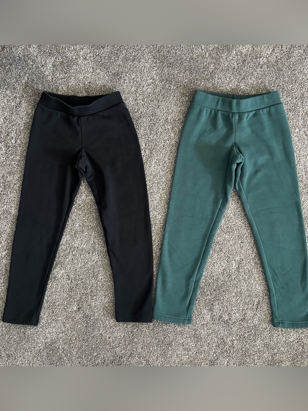 Old Navy Lined Stretch Pull-On Leggings - Blk/Teal
Size: (8). Cozy! - Picture 2 of 10